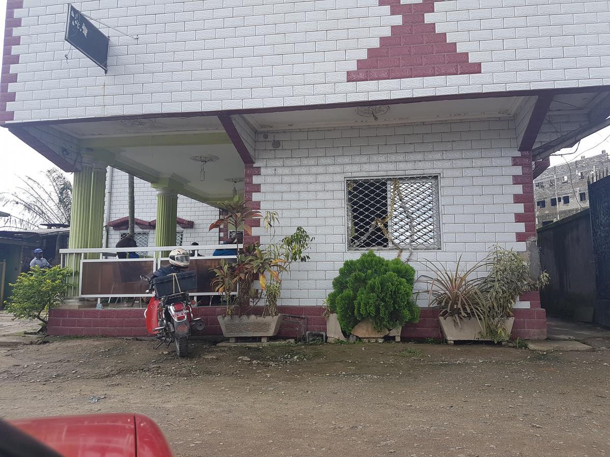 Hotel Kdv Bonaberi ภายนอก รูปภาพ
