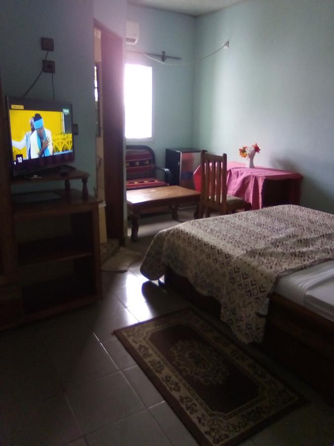 Hotel Kdv Bonaberi ภายนอก รูปภาพ