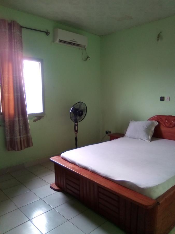 Hotel Kdv Bonaberi ภายนอก รูปภาพ